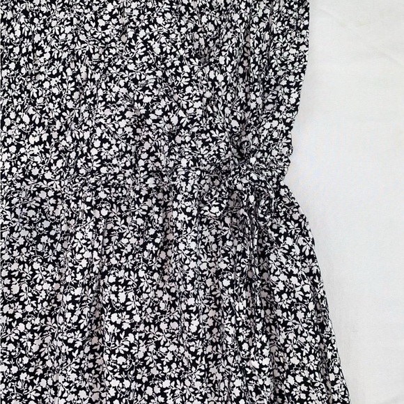 Dress - Picture 10 of 12